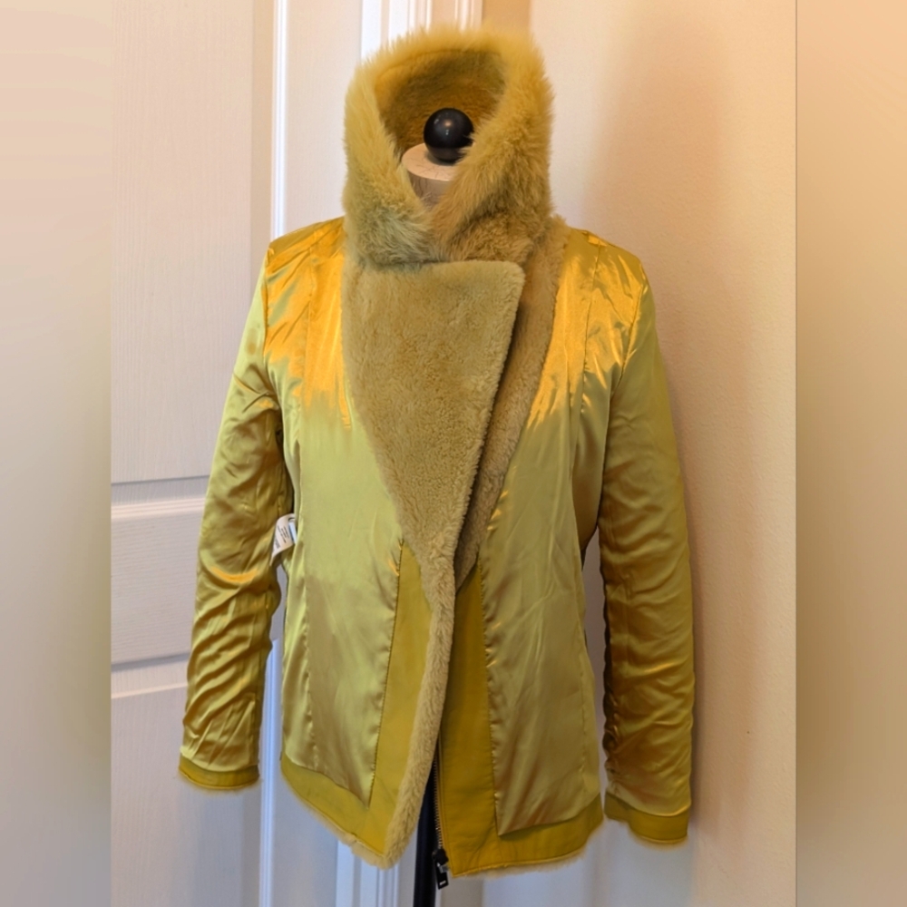 πH.P.β€οΈUGG Nadine Short Shearling Jacket - Picture 8 of 9
